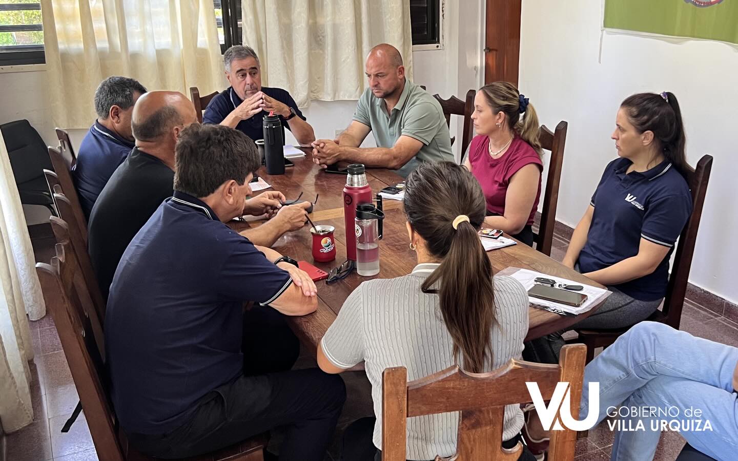 Reunión de gabinete: Tennen dispuso profundizar los trabajos de servicios y obras para la comunidad