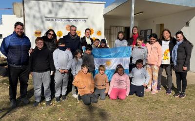 Entrega de bandera a la Escuela N°130 de Colonia Nueva