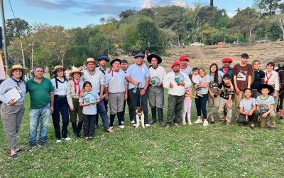 Desfile tradicionalista y destrezas criollas