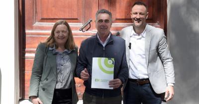 Villa Urquiza presente en la firma de convenios del Programa Microcréditos para el Impulso Local